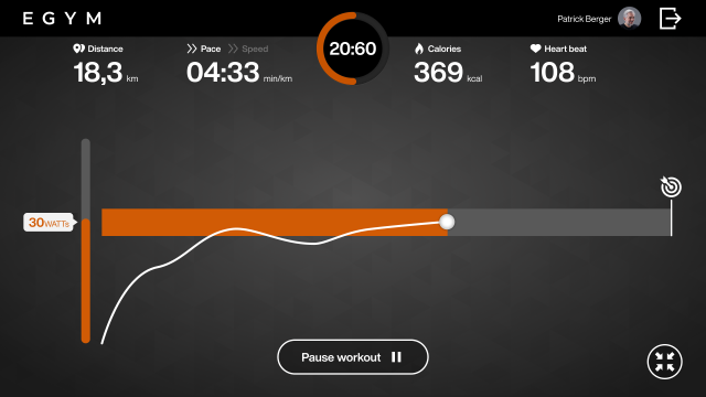 Active workout screen showing the target range, performance curve, elapsed time, and a “Pause workout” button.